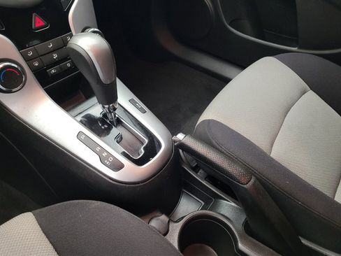 Used 2015 Chevrolet Cruze LS FWD image 26