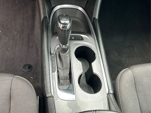 Used 2018 Chevrolet Malibu LT image 17