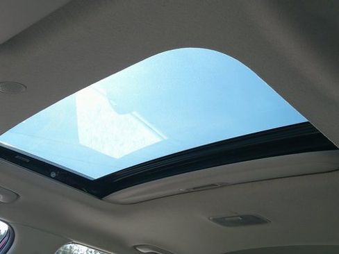 Certified 2024 Hyundai Venue SEL image 5