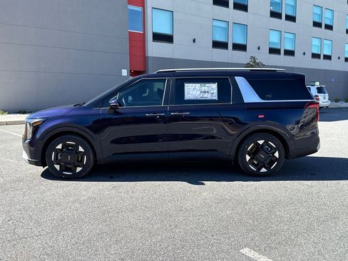 New 2026 Kia Carnival EX FWD image 4