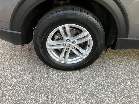 Used 2023 Ford Explorer XLT w/ Equipment Group 202A image 19