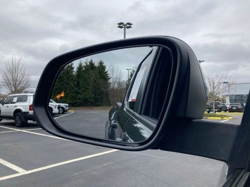 Used 2024 Toyota Tacoma TRD Off-Road image 41