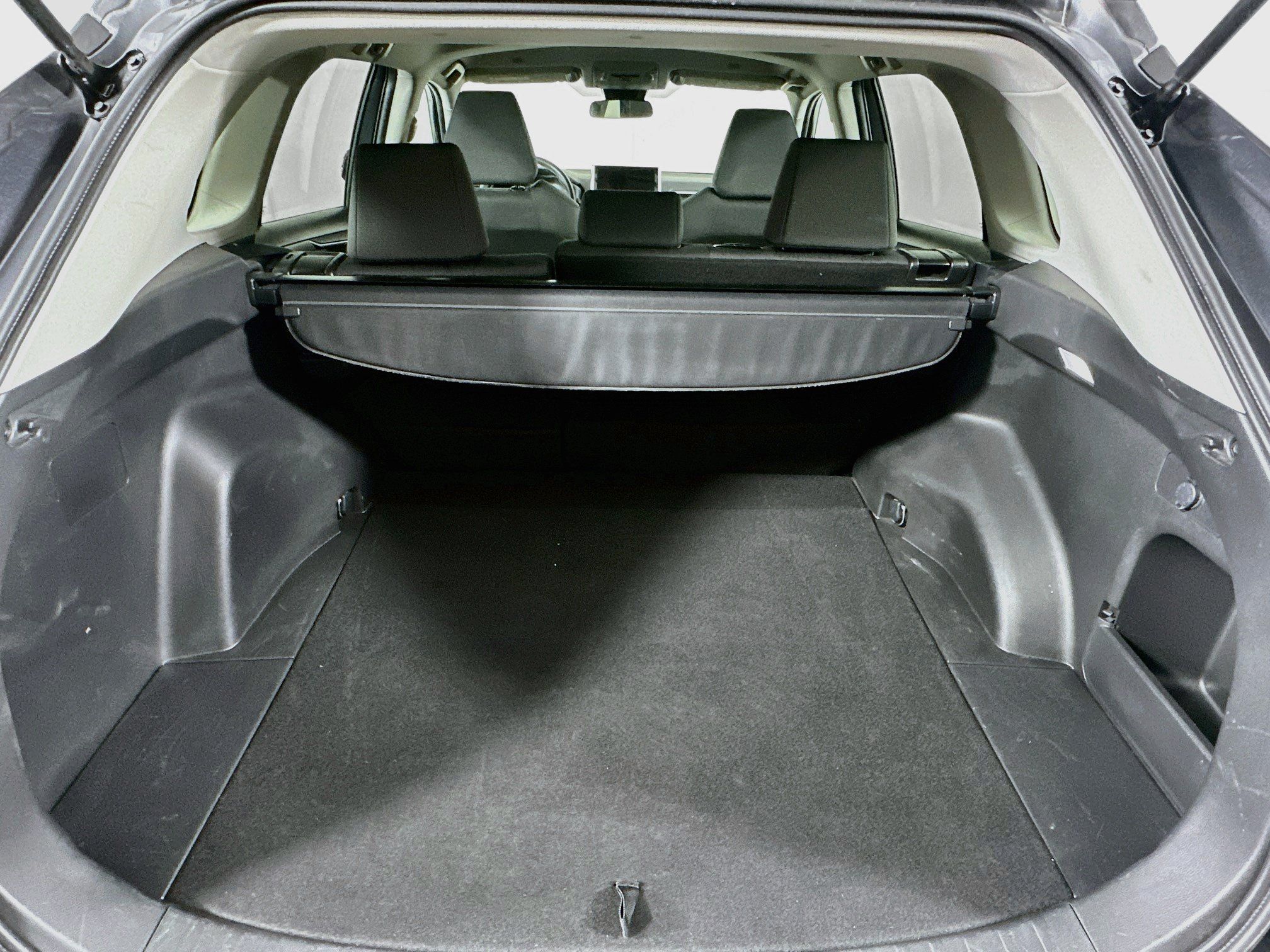 Used 2025 Toyota RAV4 XLE FWD image 27