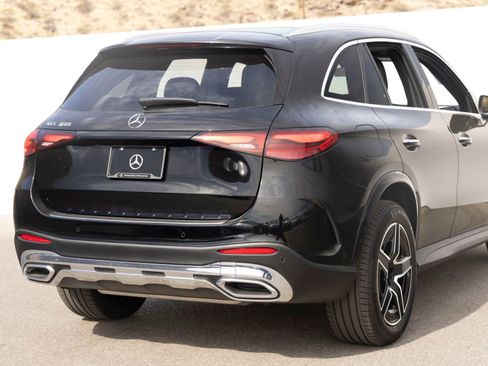 Used 2026 Mercedes-Benz GLC 300 image 11