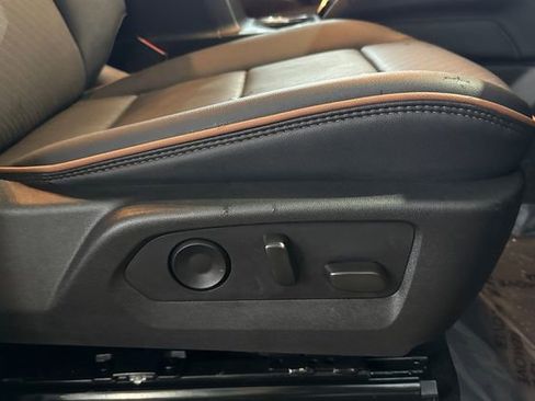 Used 2025 GMC Canyon AT4 w/ Technology Plus Package image 23