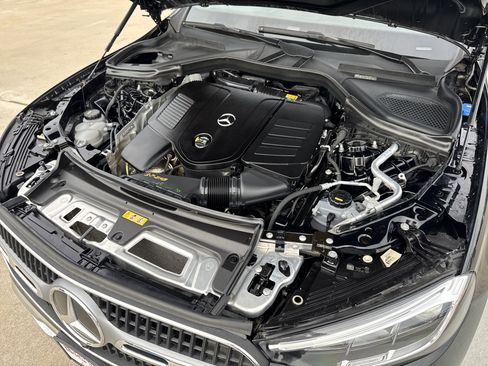 Used 2024 Mercedes-Benz GLC 300 image 33