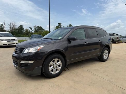 Used 2016 Chevrolet Traverse LS FWD image 1