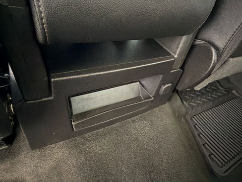 Used 2018 Chevrolet Silverado 1500 LTZ image 25