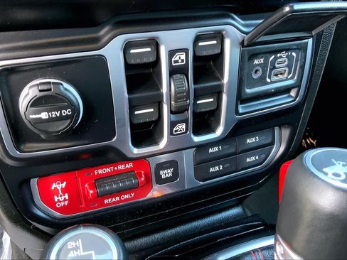 Used 2019 Jeep Wrangler Unlimited Rubicon AWD/4WD image 34