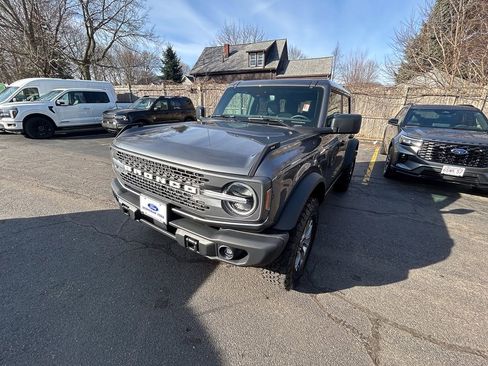 Used 2025 Ford Bronco Badlands image 3