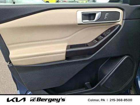 Used 2020 Ford Explorer XLT w/ Equipment Group 202A AWD/4WD image 16