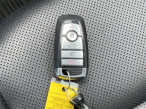 Used 2022 Ford Escape SEL image 28