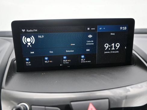 Used 2025 Acura RDX SH-AWD image 13