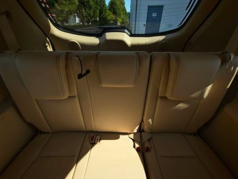 Used 2017 Toyota Highlander Limited AWD/4WD image 36