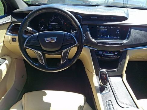 Used 2019 Cadillac XT5 Luxury AWD/4WD image 11