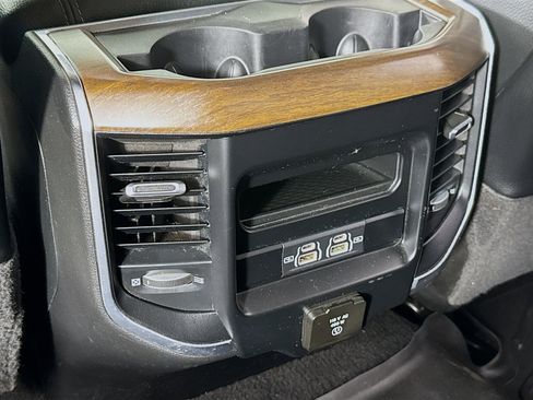 Used 2022 RAM 2500 Laramie w/ Snow Chief Group AWD/4WD image 11