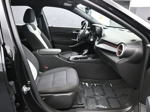 Used 2025 Chevrolet Trax RS w/ Driver Confidence Package FWD image 36