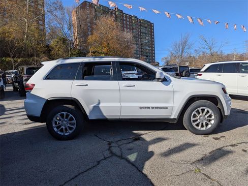 Used 2021 Jeep Grand Cherokee Laredo image 5