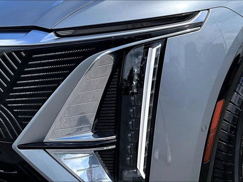 Used 2024 Cadillac Lyriq Luxury w/ LPO, Floor Liner Package AWD/4WD image 32