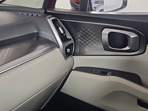 Used 2023 Kia Sorento EX image 30