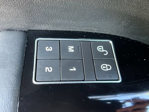 Used 2018 Land Rover Range Rover Sport HSE AWD/4WD image 29