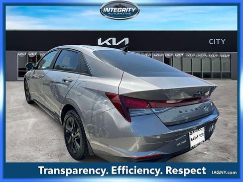 Used 2022 Hyundai Elantra SEL FWD image 4