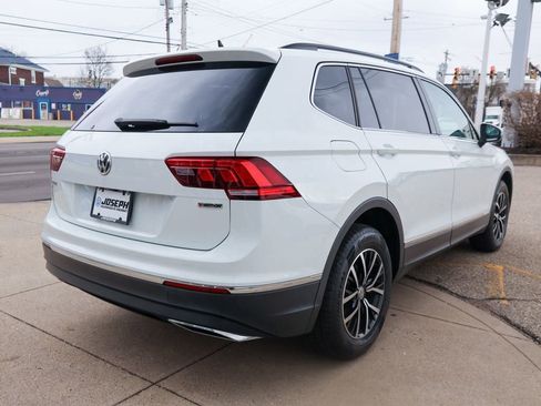 Used 2021 Volkswagen Tiguan SE w/ Panoramic Sunroof Package image 5