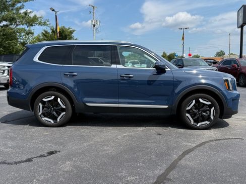 Used 2025 Kia Telluride S FWD image 9
