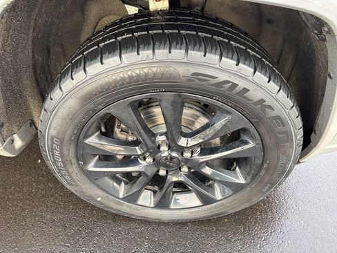 Used 2020 Jeep Grand Cherokee Altitude image 14