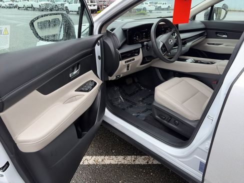 Used 2025 Nissan Murano SV w/ Cargo Package AWD/4WD image 4