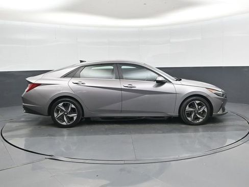Used 2023 Hyundai Elantra Limited image 2