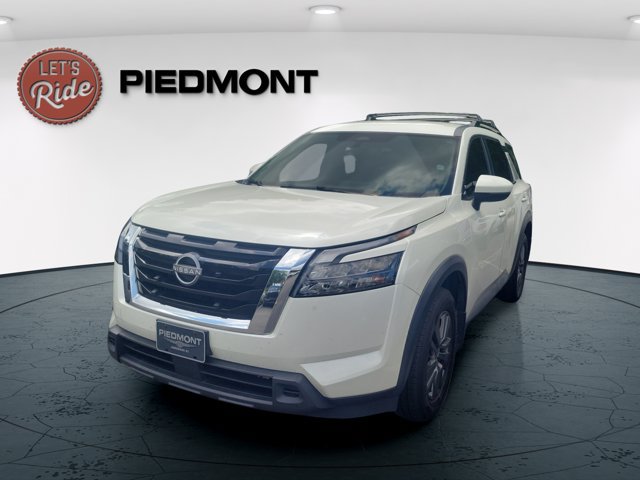 Used 2023 Nissan Pathfinder SV FWD image 1