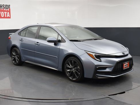 Used 2024 Toyota Corolla SE w/ SE Premium Package FWD image 6