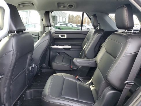 Used 2022 Ford Explorer XLT w/ Equipment Group 202A image 29