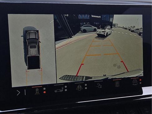 Used 2025 Chevrolet Silverado 1500 ZR2 w/ Technology Package image 14