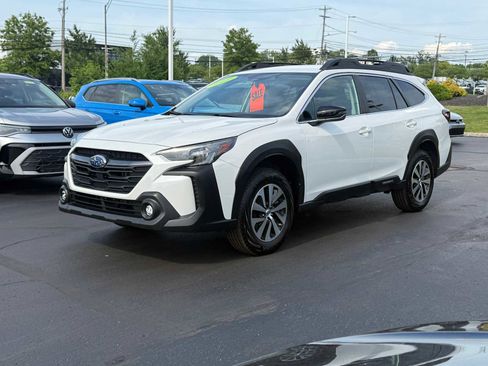 Used 2025 Subaru Outback Premium w/ Popular Package #1A AWD/4WD image 1