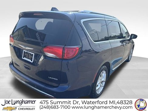 Used 2020 Chrysler Pacifica Limited FWD image 3