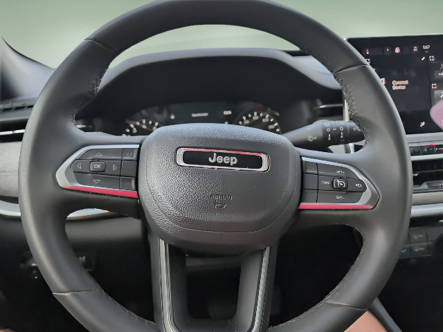 Used 2024 Jeep Compass Latitude AWD/4WD image 14