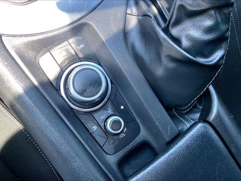 Used 2021 MAZDA MX-5 Miata Club RWD image 27
