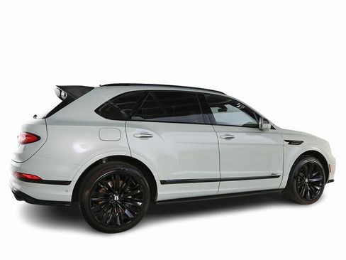 Used 2023 Bentley Bentayga Speed image 12