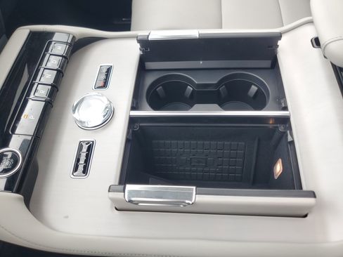 New 2026 Lincoln Navigator L Reserve AWD/4WD image 26