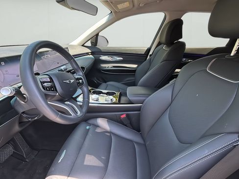 Certified 2026 Genesis GV70 2.5T AWD/4WD image 14