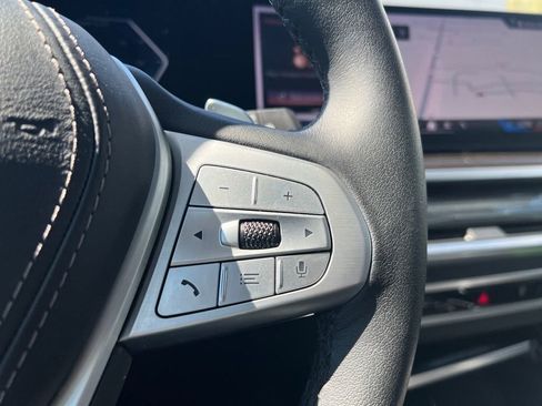 Used 2024 BMW X7 xDrive40i image 14