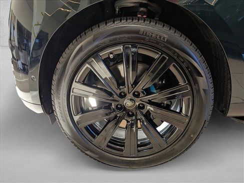 New 2025 Land Rover Range Rover SE image 10