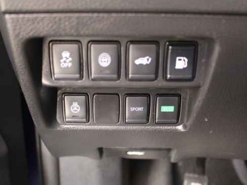 Used 2018 Nissan Rogue SL w/ Premium Package image 11