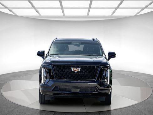 Used 2025 Cadillac Escalade ESV Sport Platinum w/ LPO, Floor Liner Package AWD/4WD image 6