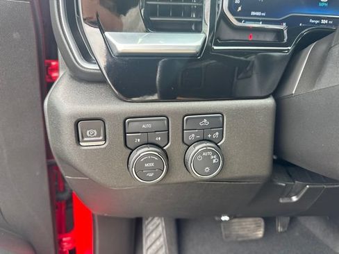 Used 2022 Chevrolet Silverado 1500 LT AWD/4WD image 13