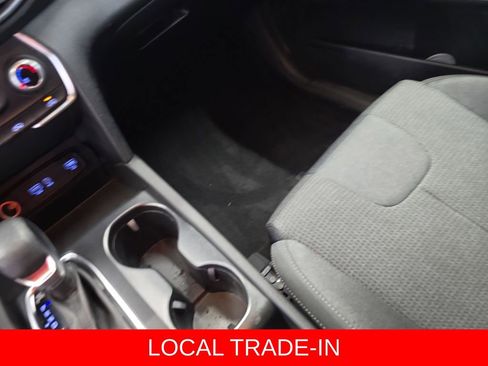 Used 2019 Hyundai Santa Fe SE AWD/4WD image 25