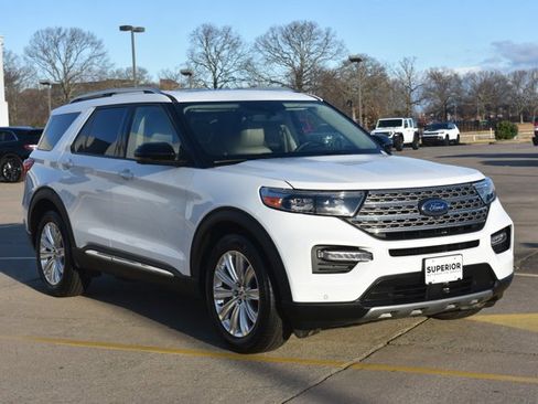 Used 2021 Ford Explorer Limited w/ Equipment Group 301A image 3