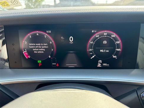 New 2025 Volkswagen Tiguan SE image 17